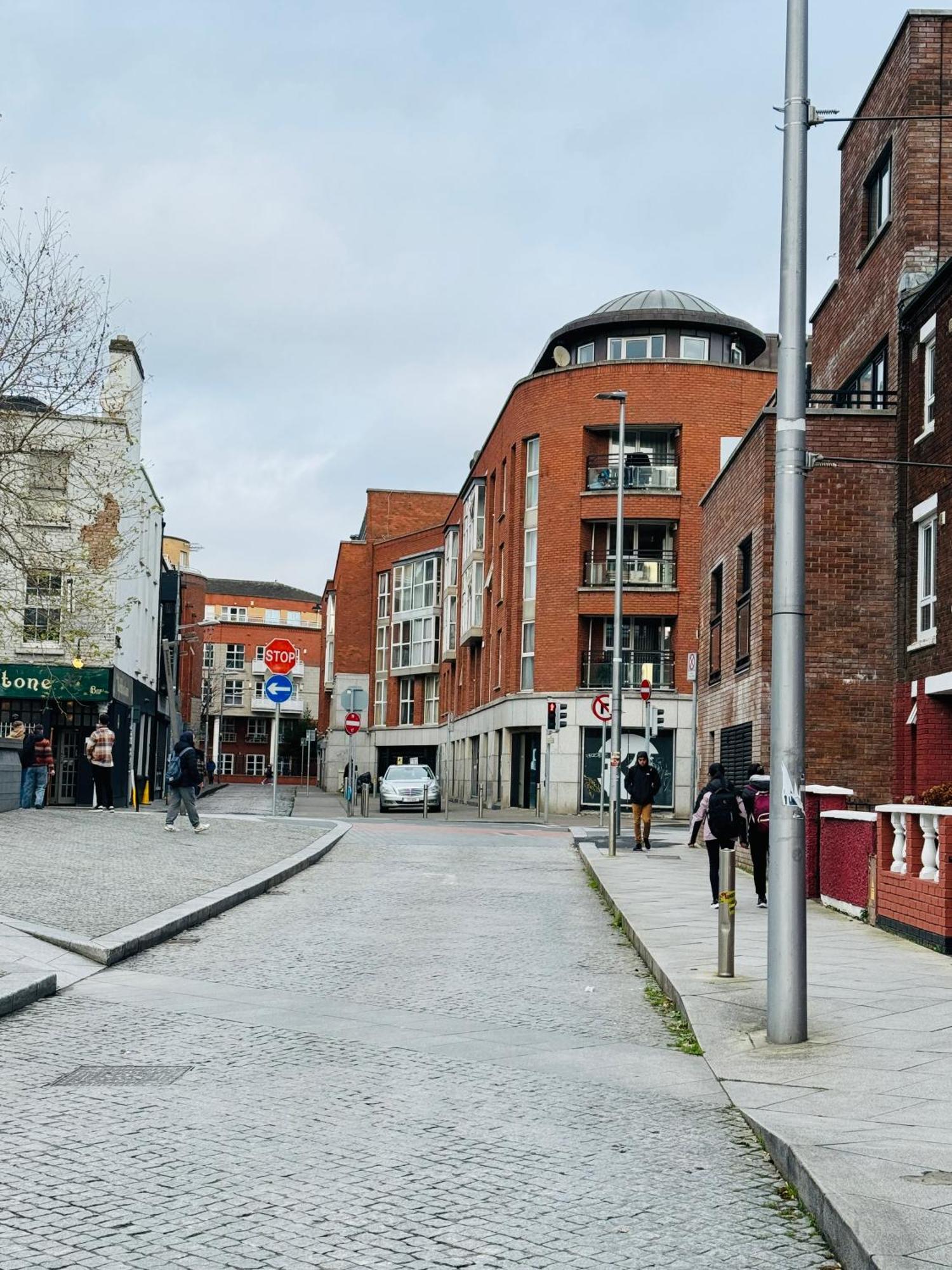Smithfield Square Nest Entire Apt Дублин Экстерьер фото